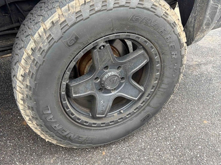 2014-chevrolet-silverado-1500-lt-image-8