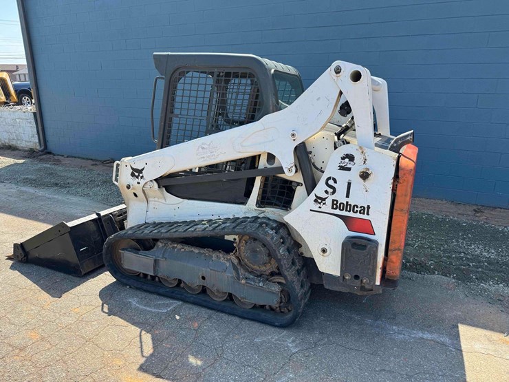 2020-bobcat-t595-image-4