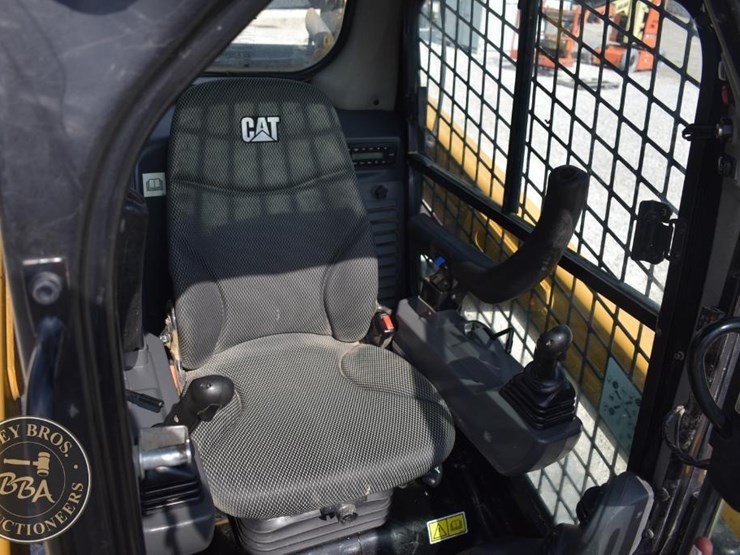 2022-caterpillar-259d3-image-41