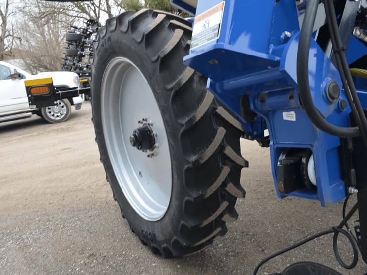 blu-jet-unverferth-4015-liquid-applicator-image-9