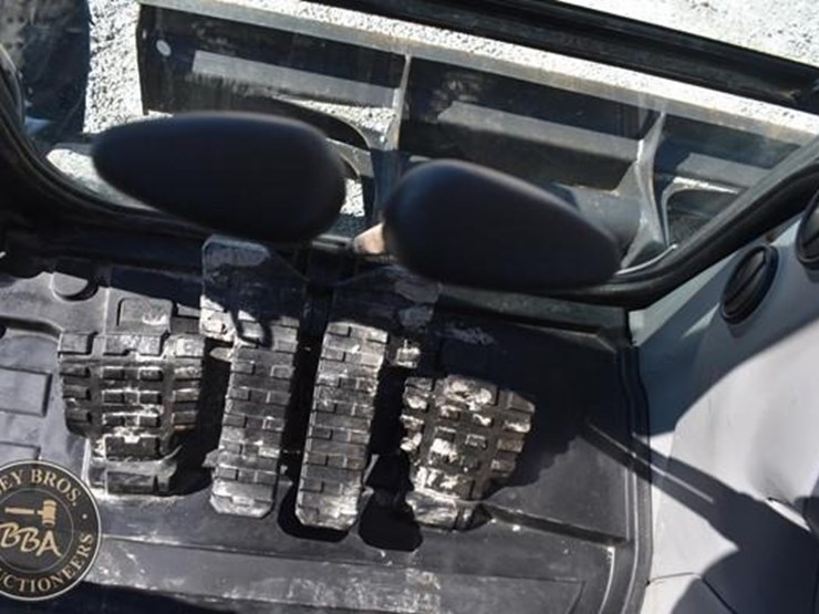 2022-case-cx75csr-image-87