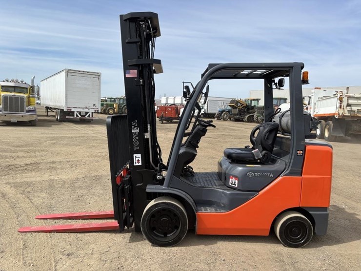 2013-toyota-8fgcu32-image-5