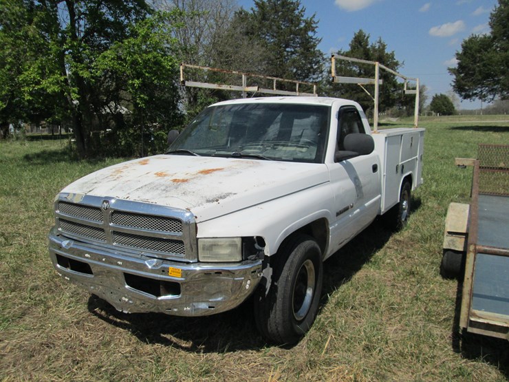 1999-dodge-2500-image-1