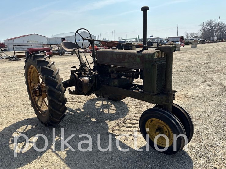 john-deere-b-image-3