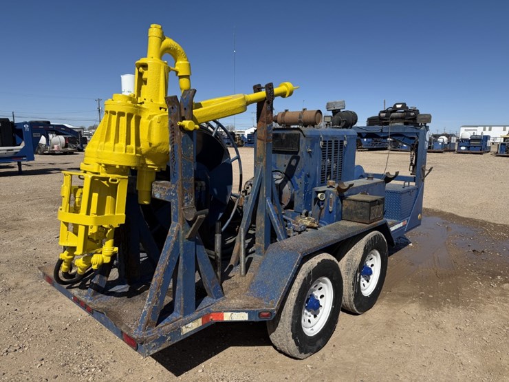 2006-evco-2.5-85-ton-power-swivel-mtd-on-2006-evco-15-t/a-gooseneck-trailer-image-2