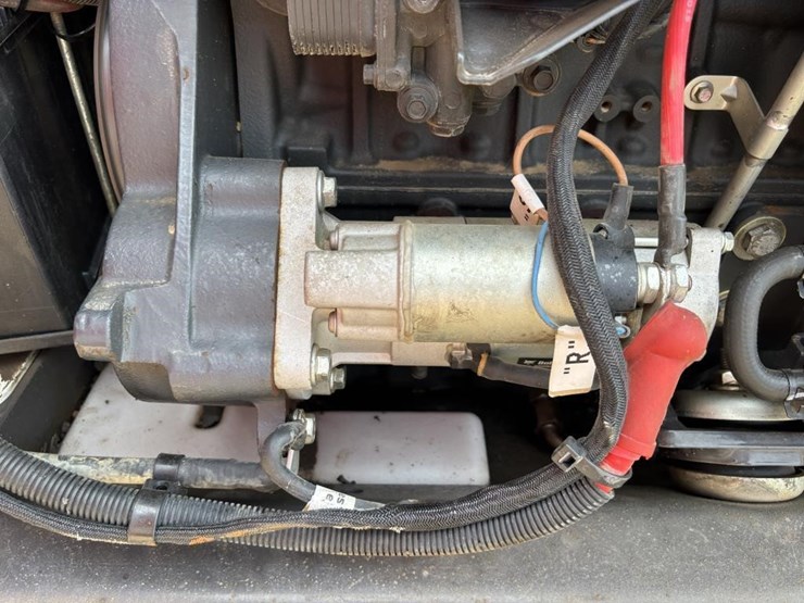 2021-bobcat-t450-image-35