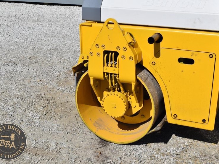 2010-benford-2010sd-image-36