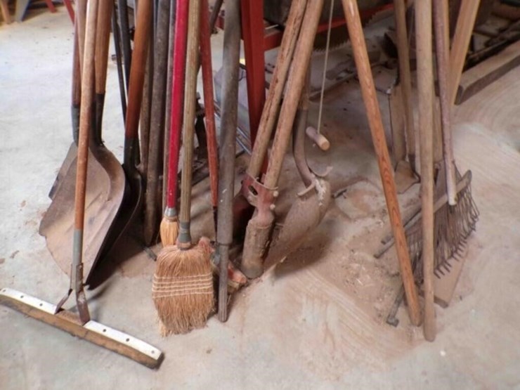 group-of-garden-tools-image-2