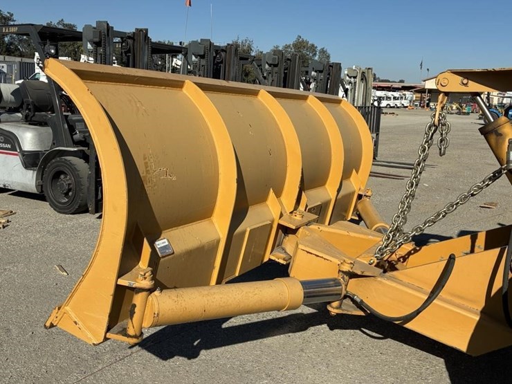 2005-caterpillar-143h-image-9