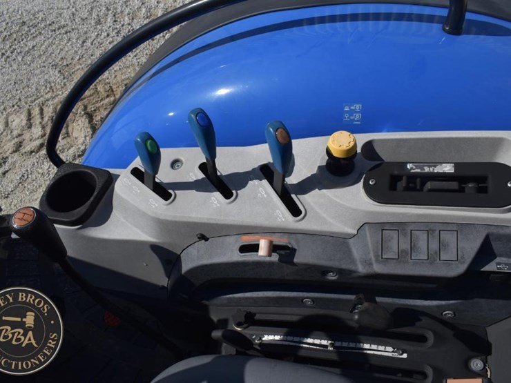 2023-new-holland-workmaster-120-image-44