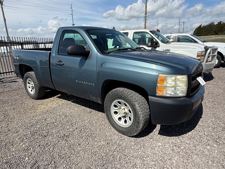 #85-•-2009-chevy-silverado-pickup-truck-image-1