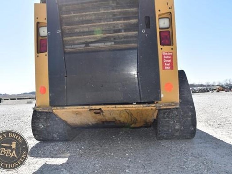 2023-caterpillar-259d3-image-44