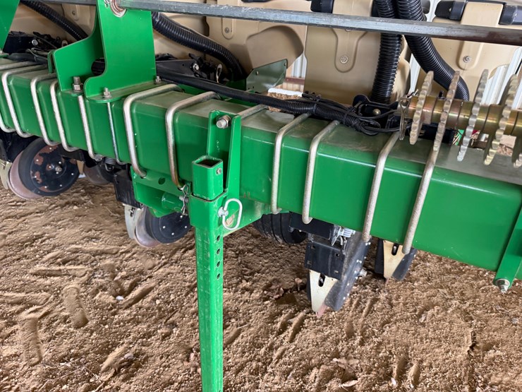 great-plains-yp825a-image-25