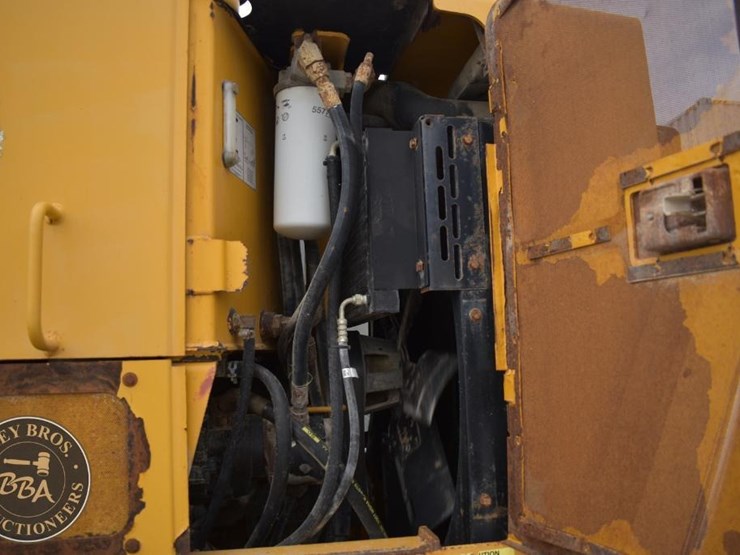 2007-deere-672d-image-53