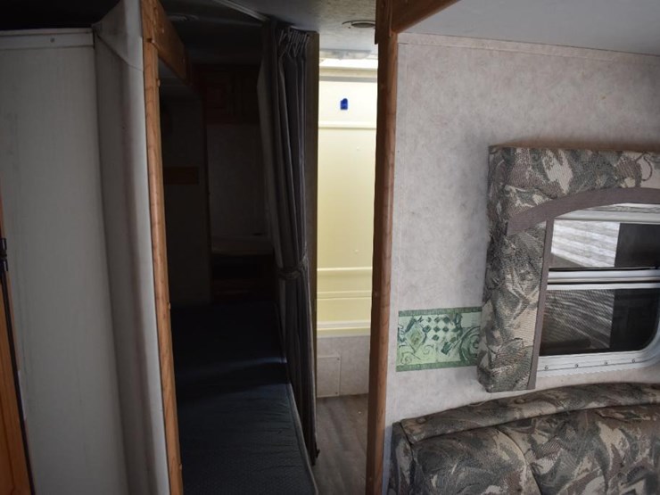 2008-forest-river-rockwood-8318ss-42661-image-38