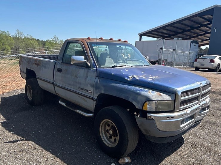 1994-dodge-2500-image-2