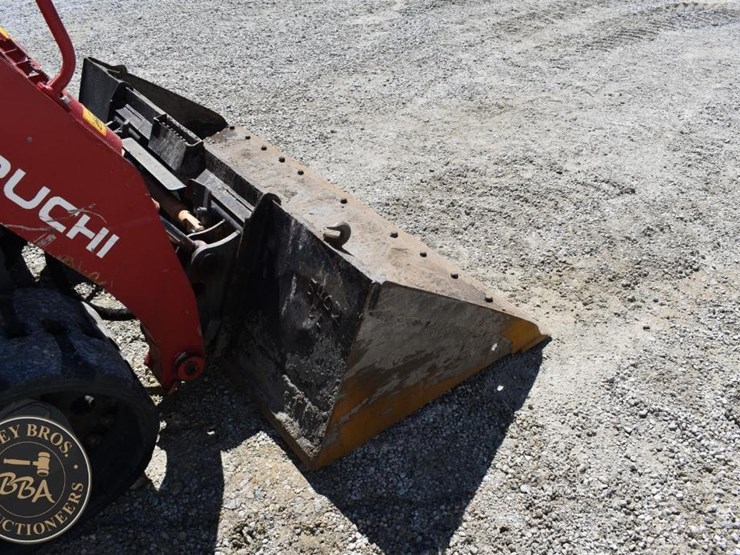 2020-takeuchi-tl8r2-image-18