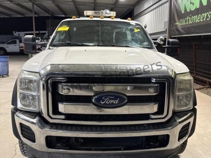 2012-ford-f550-image-3