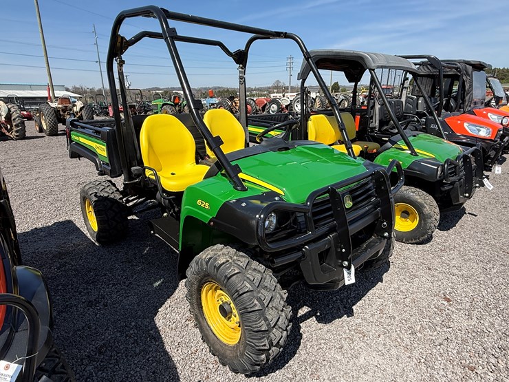 2012-john-deere-gator-image-1