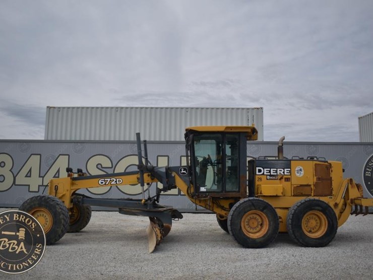 2007-deere-672d-image-8