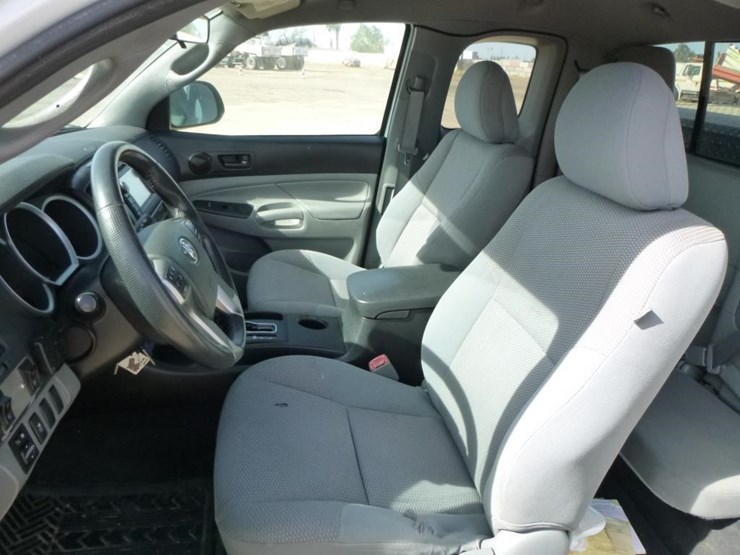 2013-toyota-tacoma-image-10