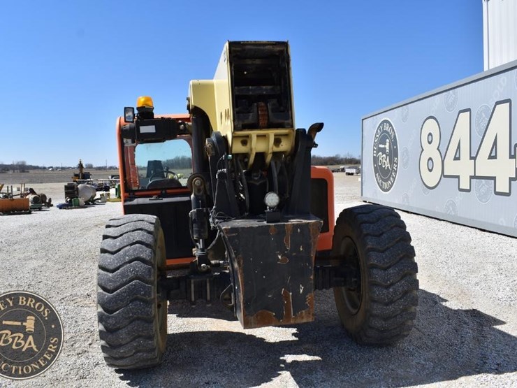 2014-jlg-g12-55a-image-18