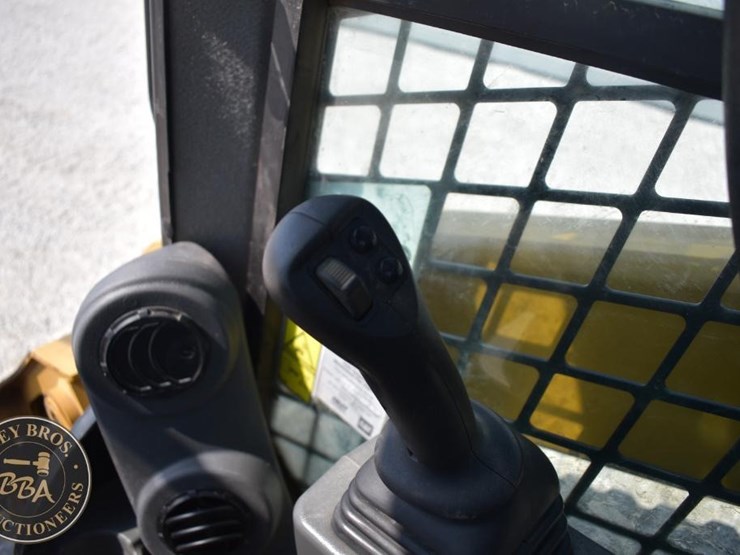 2019-caterpillar-299d3-xe-image-41