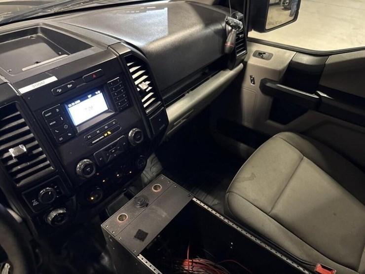 2020-ford-f150-image-22