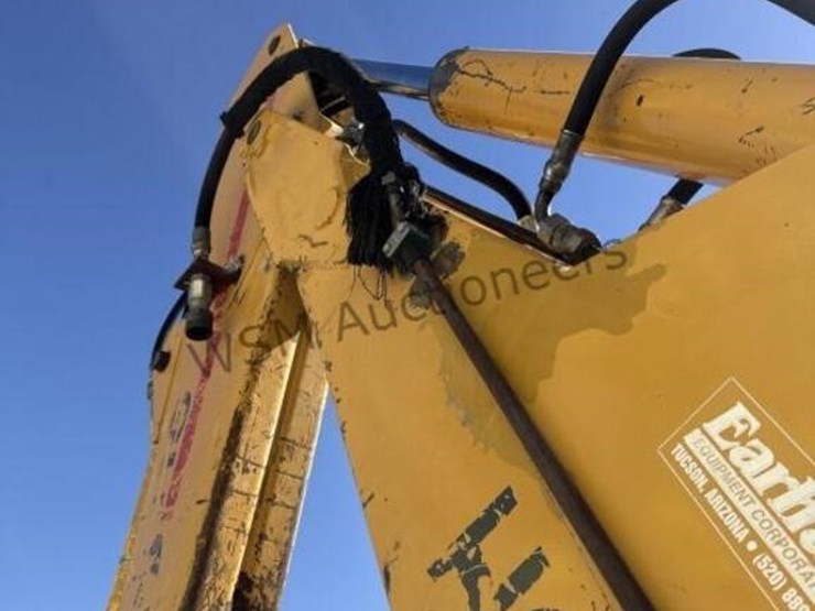 new-holland-lb115-image-19