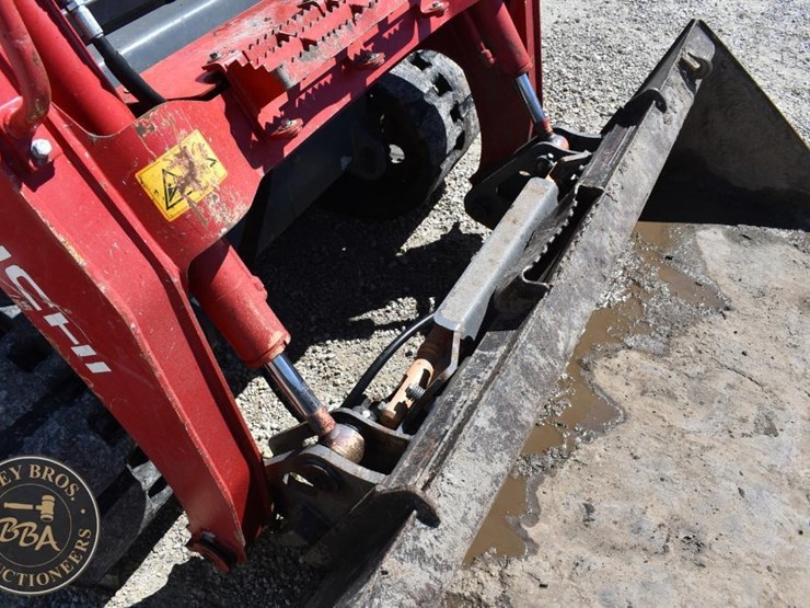 2020-takeuchi-tl8r2-image-19