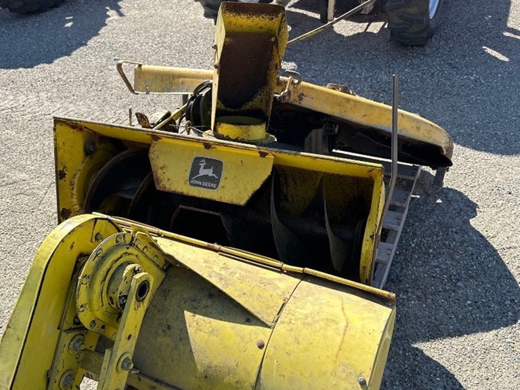 john-deere-216-image-6