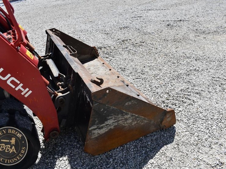 2020-takeuchi-tl8r2-image-21