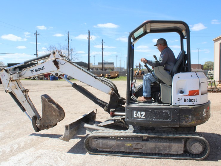 2012-bobcat-e42-image-2