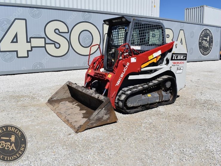 2020-takeuchi-tl8r2-image-2