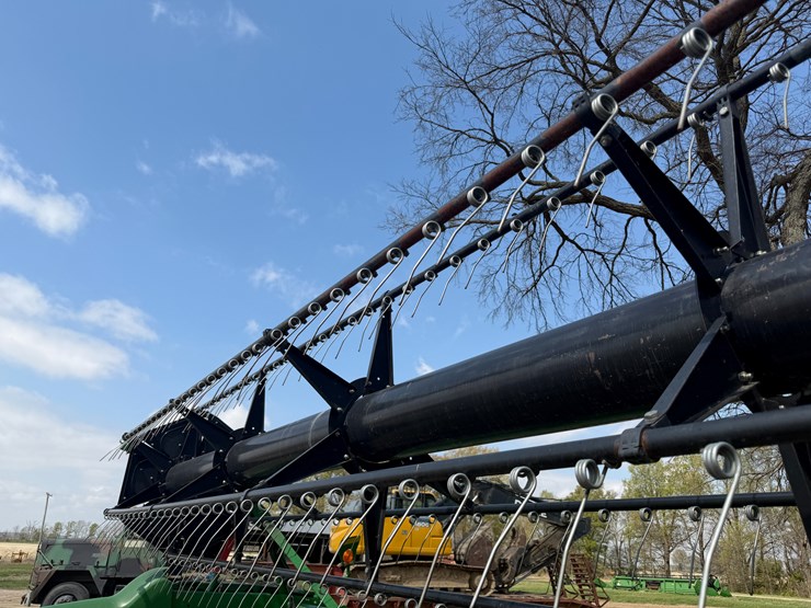 2017-john-deere-630fd-image-22