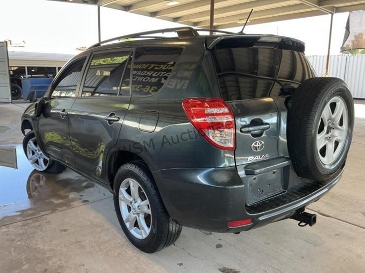 2012-toyota-rav4-image-5