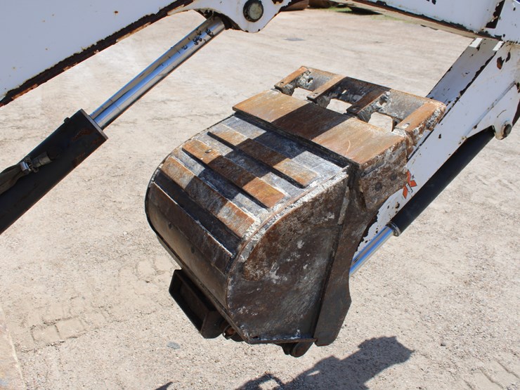 2011-bobcat-e35-image-7