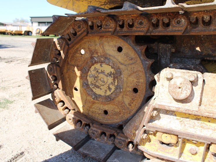 2001-komatsu-d38e-image-7