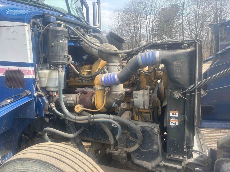 2004-peterbilt-385-image-18