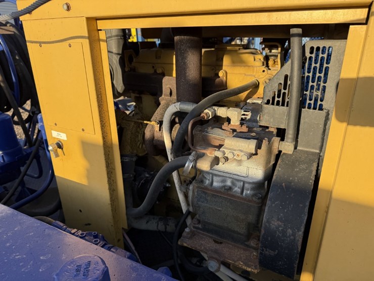 2004-evco-2.5-85-ton-power-swivel-mtd-on-2004-evco-15-t/a-gooseneck-trailer-image-17