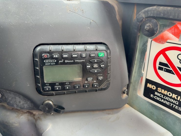 2020-kubota-svl95-2s-image-21