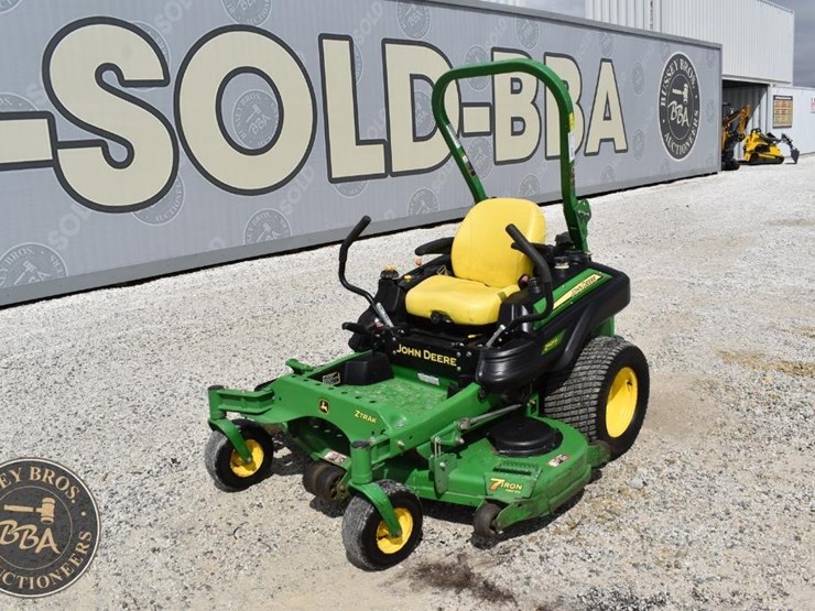 2013-john-deere-z925m-image-1