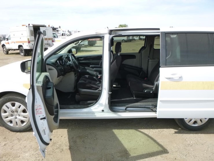 2014-dodge-grand-caravan-image-7