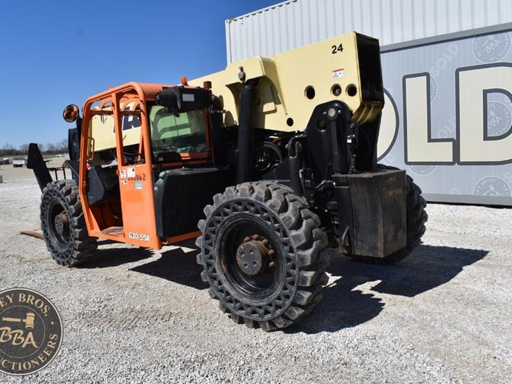 2015-jlg-g10-55a-image-12