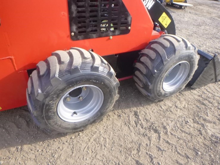 2026-sdlool-323w-skid-steer-loader-image-19