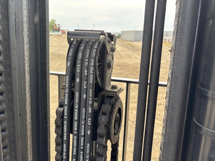 2013-toyota-8fgcu32-image-15