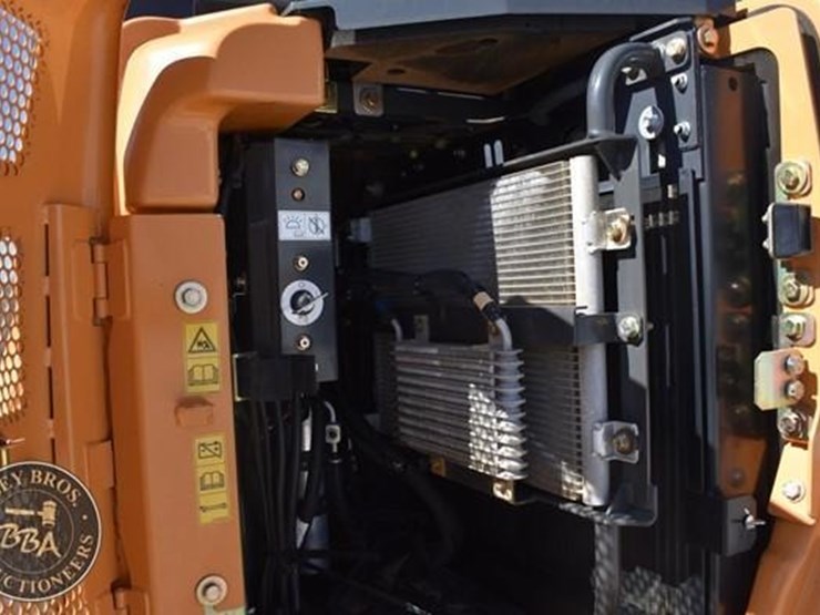 2022-case-cx75csr-image-70