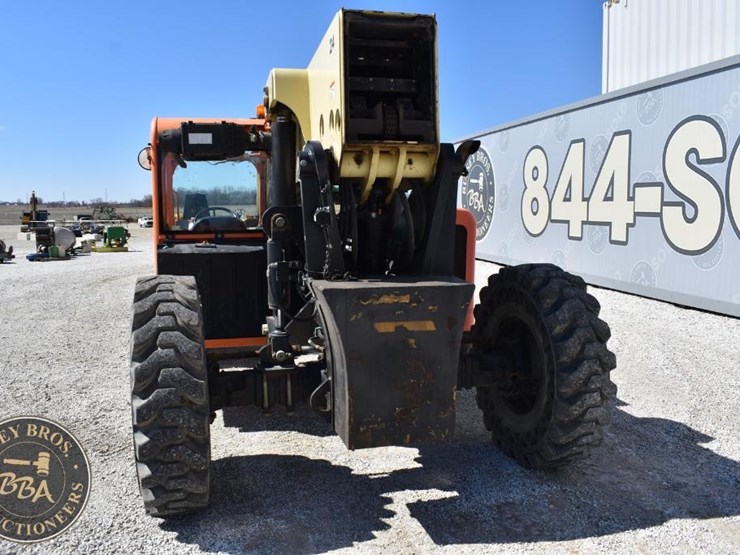 2015-jlg-g10-55a-image-15