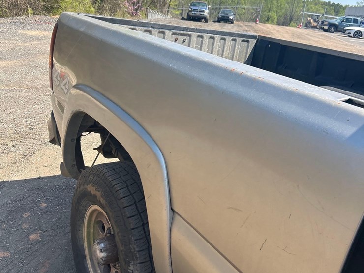 2001-chevrolet-2500hd-image-9