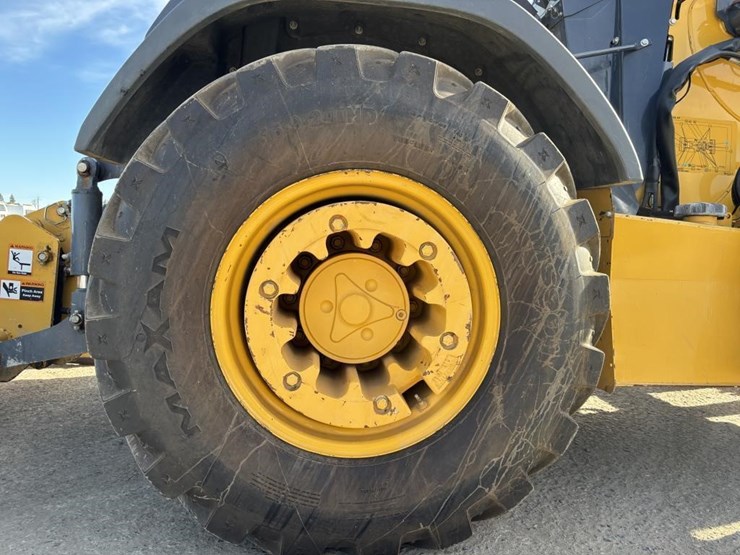 2018-deere-210lep-image-26